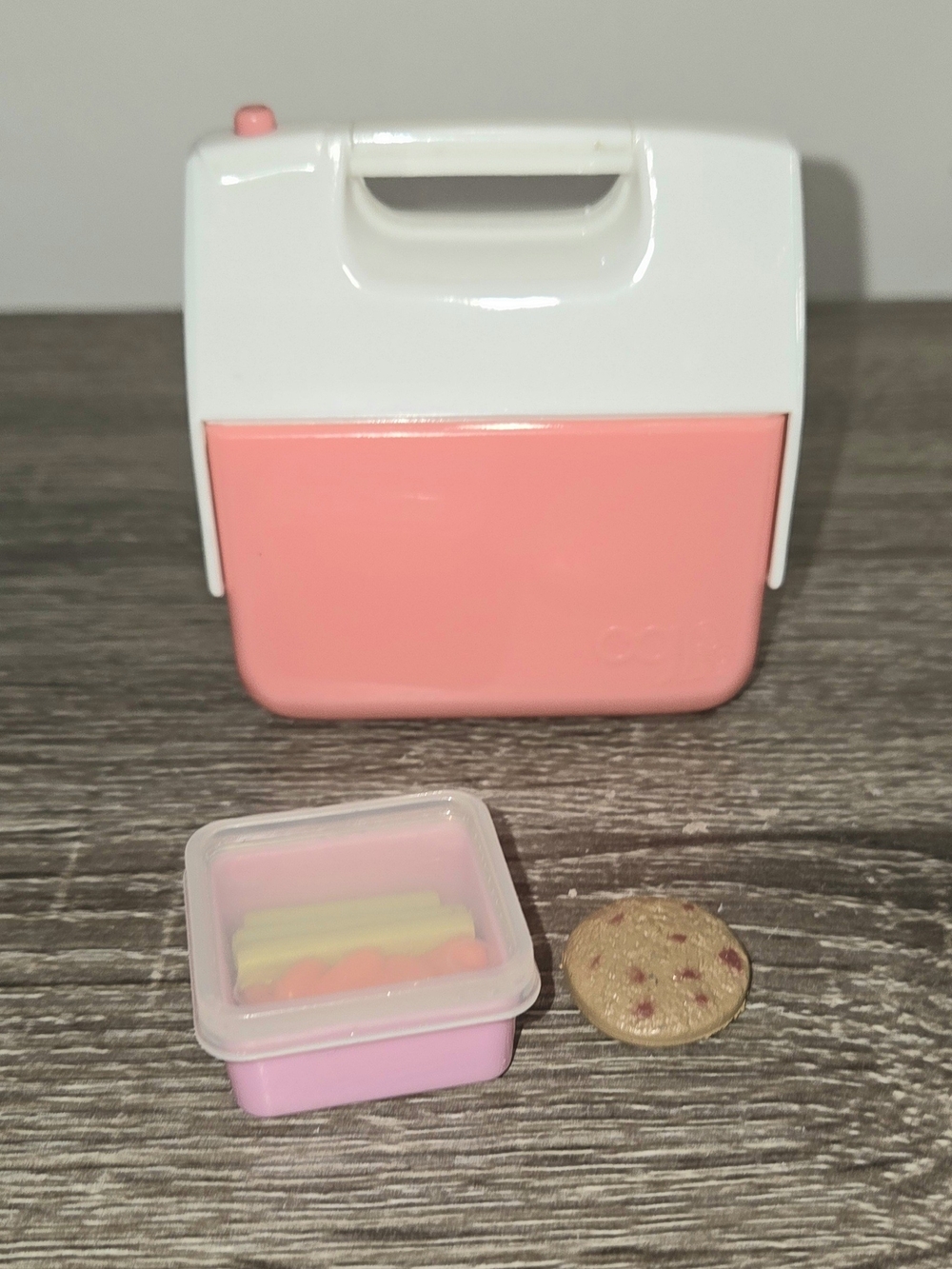 Our Generation Doll Pink Flip Top Beach Cooler with Accessories PLEASE READ.